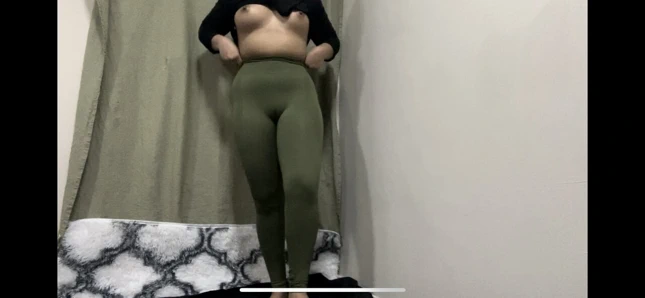 Sri Lankalı bebek Nathasha sıkı göt deliğinden vibratör deniyor (Sinhala sesi)