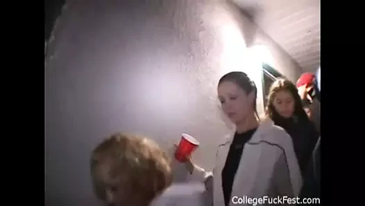 Santa Barbara sarışın sikişiyor amcık çılgınlığı