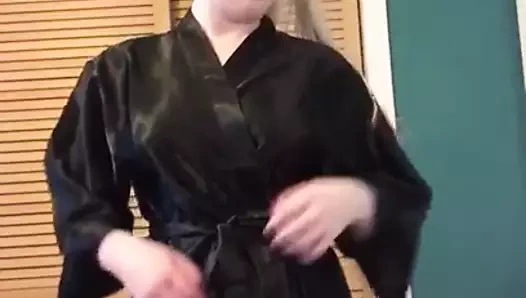 Küçük sarışın köle (kim o?)