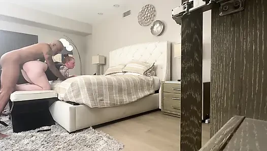 Kamera arkası Allison deliğini genişletiyor