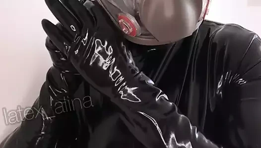 Lastik bebek nefes almaya hazırlanıyor