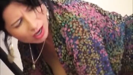 Seksi milf mastürbasyon bir gaf