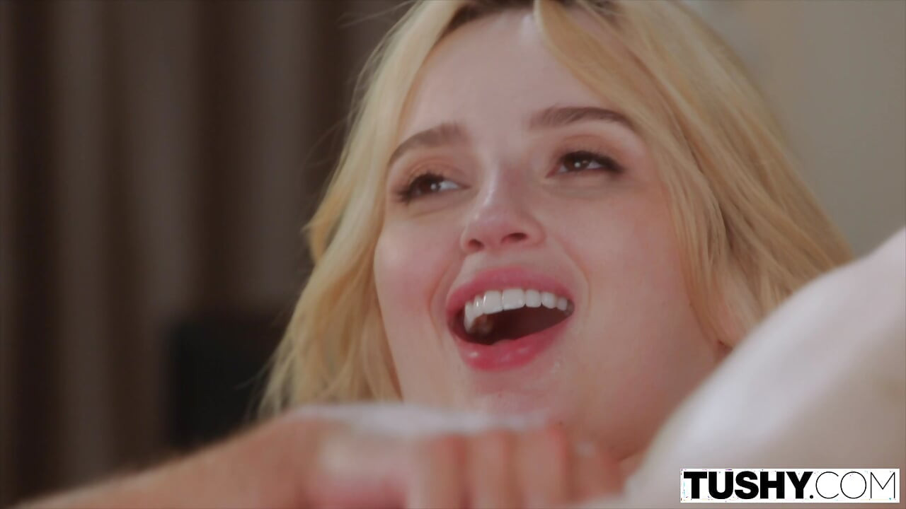 Tushy - anal seven etkileyici lexi utangaç kameramanı baştan çıkarıyor