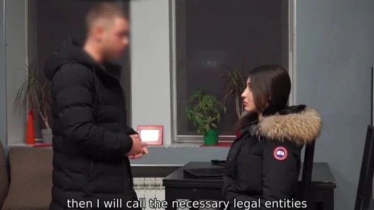 Borç4k. Büyük borç güzel bir kızı kirli fikirli yapar