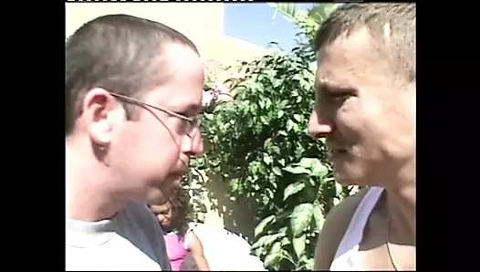 Büyük yarağımı nazikçe götüne sokuyorum bölüm 4