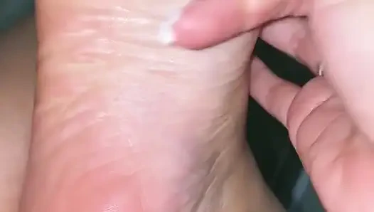 Bir gün losyon zamanımda ayaklarımı ovalıyor olabilirsin