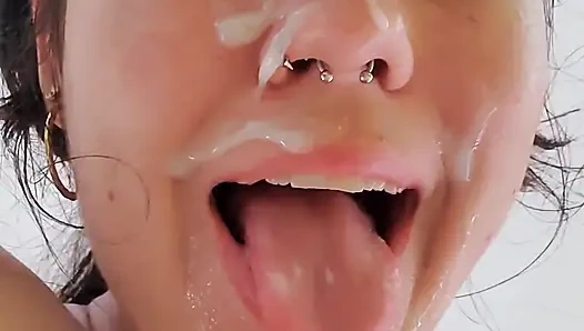 Azgındım, yarağına kadar ve yüzüme boşaldım - bölüm 2