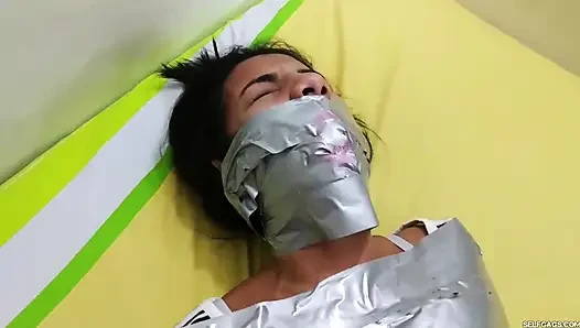 Kötü cadı ve mumyalanmış kaltak