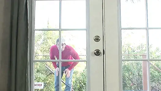 Seksi genç kız üniversiteden sonra üvey erkek kardeşini sikiyor