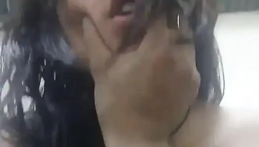 Meksikalı gelin ailesinin evinde zor oynadı... Ama prezervatifsiz sona erdim ve sonunda yüzünün her yerine boş verdim - gerçek ev yapımı