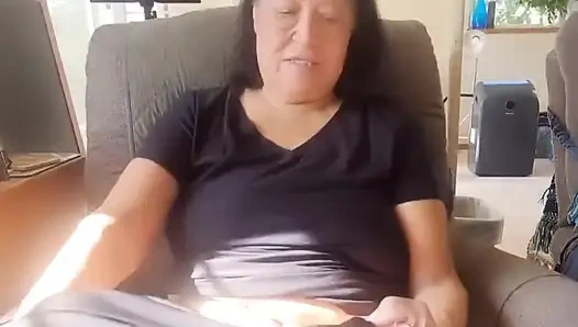 Azdırdıktan sonra sebze doğrayarak dikkatimi dağıttım