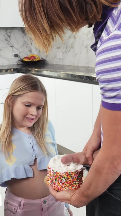 Обязательный для обмена момент из "Шаловливая Coco Lovelock обожает сосать и трахать сладкий член сводного братца с ее шлюховатой киской"