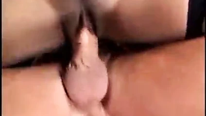 ağ çorap amatör siyah kız alır etrafa bir bez bebek gibi fırlatılır