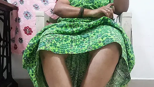 Hintli teyze amcığını çıplak teyzeyi test ediyor