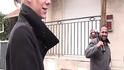 Amatör kız porno videosu çekerek fantezisini gerçekleştiriyor