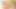 Seksi genç kız tıraşlı amcığını büyük bir dildoyla sikerken eğleniyor