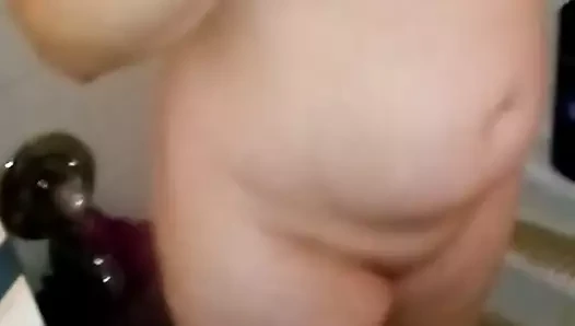 benim kadınım duşta