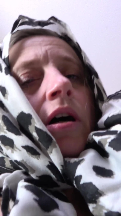 Çirkin nine bize büyük rahim ağzını gösteriyor