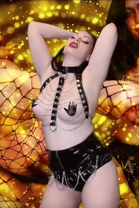 Seksi succubus'un bir damla damlatarak ruhuna ulaşacak!