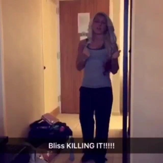 Wwe - alexa mutluluk dansı