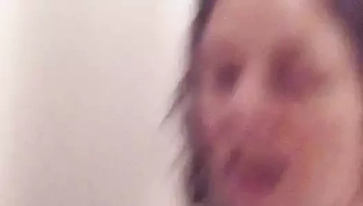 Seksi yuvarlak reklamlar, canlı pazar akşamı 21:00'de ince ayar yapıyor