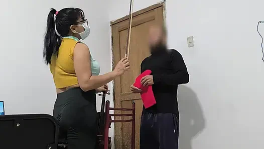 İş arkadaşımı işe aldım! Beni izledi ve porno modeli olması için yardım etmemi istedi.