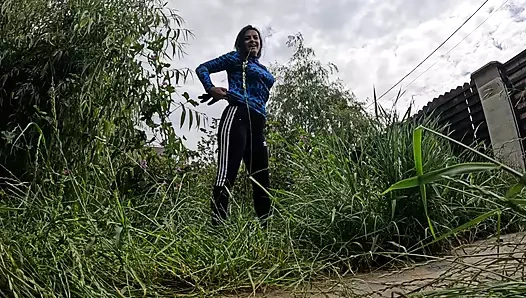 Büyük c...:) ile yakışıklı bir bahçıvan bekliyor