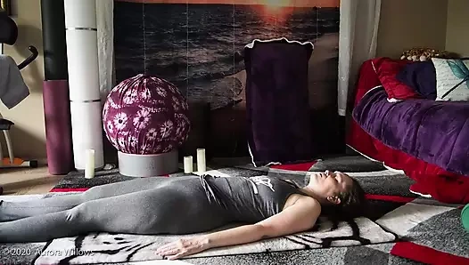 Bugün kolay bacak ve karın antrenmanı