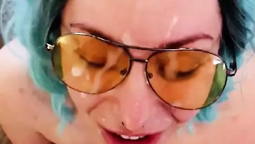 O boşalıyor, o boşalıyor - hareketli feminist için yüz