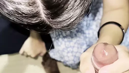 Her gün bu yaramaz kız sikimi emiyor!