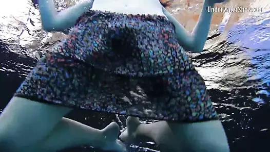 sualtı adriana tarafından sürtük yürüyüş