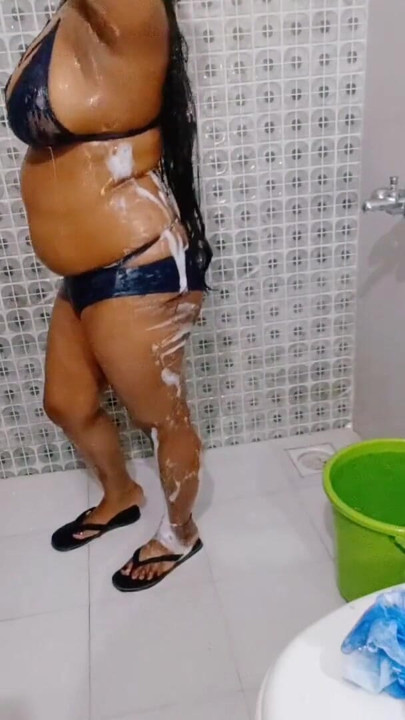 Banyo bölüm 2, üvey kız kardeşim banyo gösterisi videosu arkadaşım Hintçe benimle seks yapıyor | Klip 1