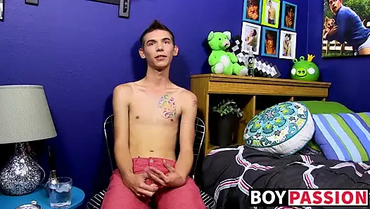 Sıska eşcinsel bentley ryan röportaj ve mastürbasyon kapalı için boşalmak