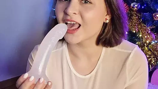 D20 yeni dildomla sakso, dildo emiyor, dizlerinin üzerinde emiyor (daha fazlası onlyfans Tinni_Angelll)