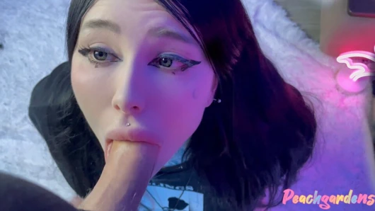 19 yaşındaki kızımdan çok salyalı derin boğaz