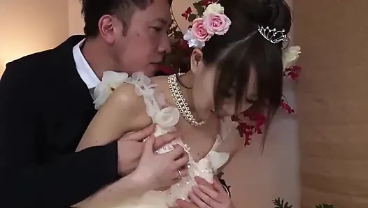 Ateşli japonlar sahne 2_sexy tıraşlı amcıklı ince Japon kadın dölleniyor