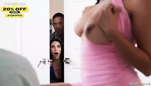 Azgın ev sahipleriyle aldatıyor. Angela White, Roxie Sinner - Brazzers