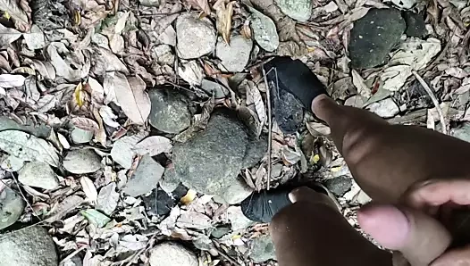 Küçük bir kanyonda birden çok kez cumming