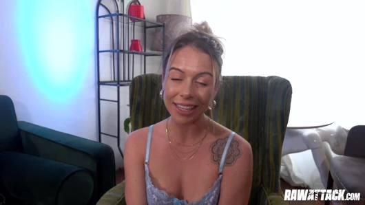 Summer Vixen sert bir yarakla oynamayı seviyor