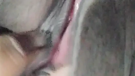 Bangladeşli viral kız amını gösteriyor