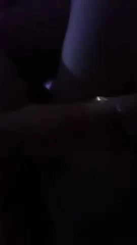 Sie fickt ihre Frau mit ihrer Freundin