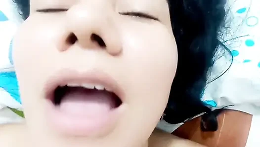 Kız arkadaşım itaatkar bir sürtük prenses büyük yarakları ve götten sikişmeyi seviyor