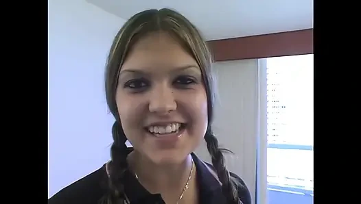 Horoz emmeyi çok seviyor