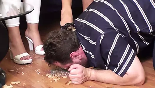 köle joschi tam kül tablası yemek zorunda