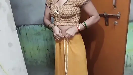 Üvey kız kardeşim benimle evimde tanıştığında yakın çekim sert sikişiyor