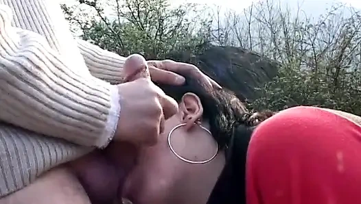 Üvey kız kardeşim parkta 2 adamla seks yapıyor