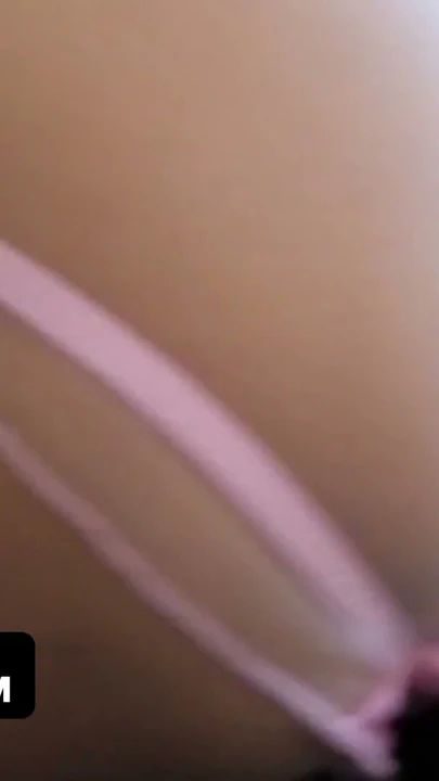 Teamskeet - ateşli üvey kız üvey erkek kardeşi için dans ediyor ve sert yarağının üstünde kalçasını sallıyor | Klip 1