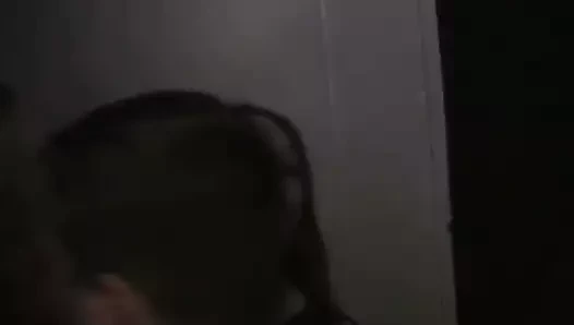 minyon sarışın sürmek kolej horoz at parti