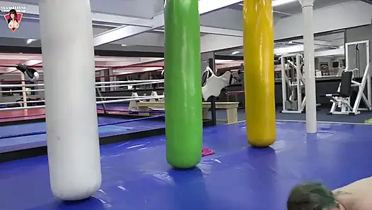 Spor salonunda porno yıldızı olarak nasıl çalışılır