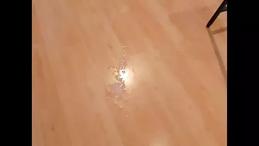 Bir öğleden sonra cum 3 yük esiyor.